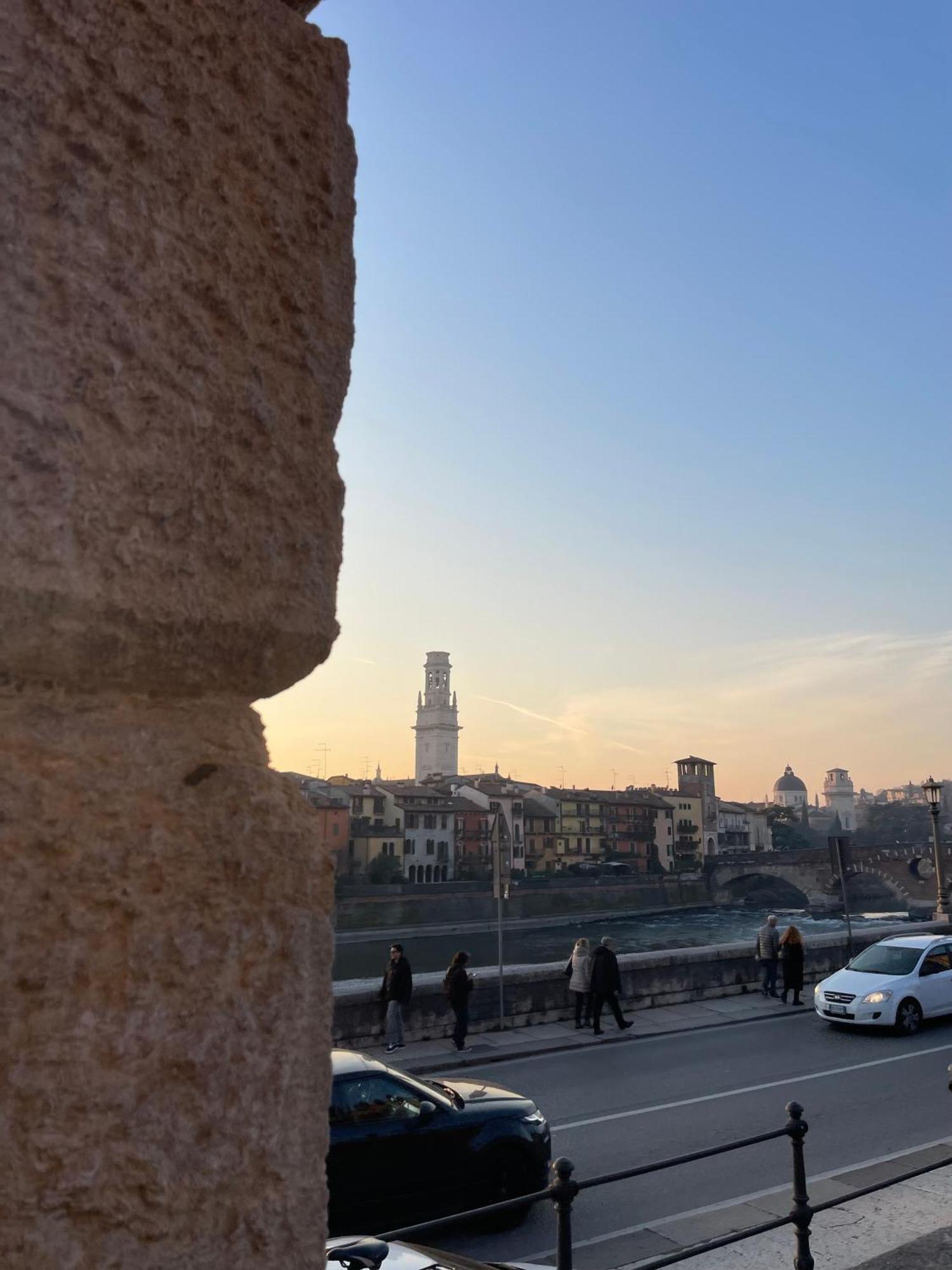 Primavera Al Teatro Romano Verona Buitenkant foto